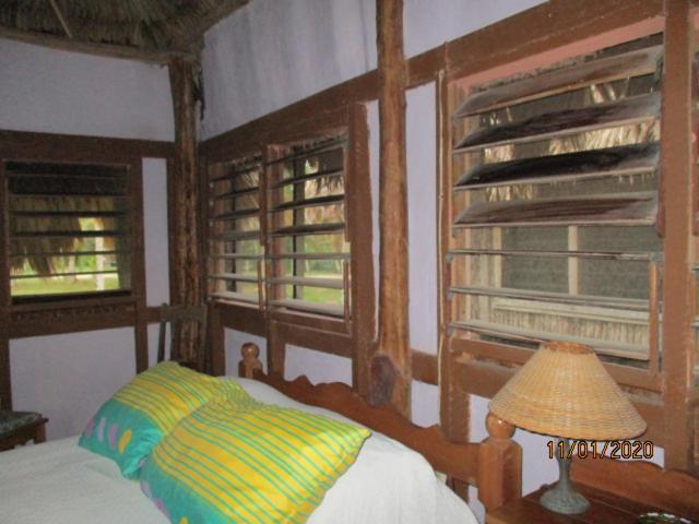 Cerros Beach Inn Корозал Екстериор снимка